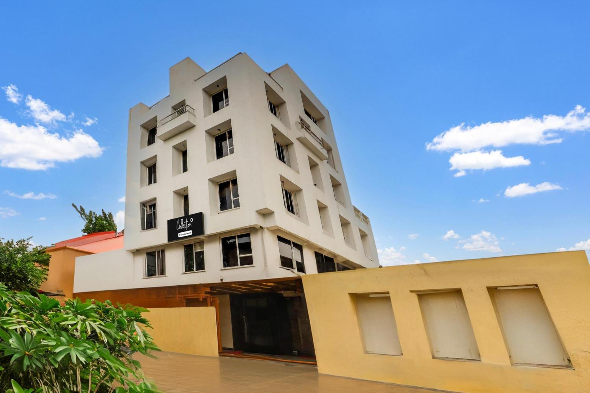 Super Collection O Ashram Road Near Sardar Bridge Formerly Hotel Apple Inn Ahmedabad Exteriör bild